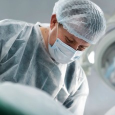 Operation von Lipomen und Talgzysten