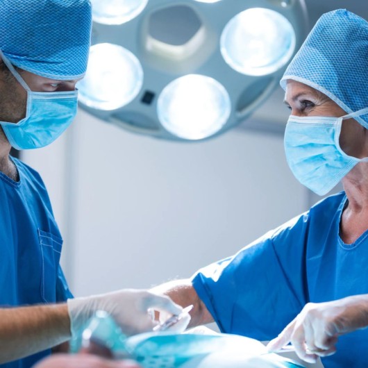 Operation einer epigastrischen Hernie